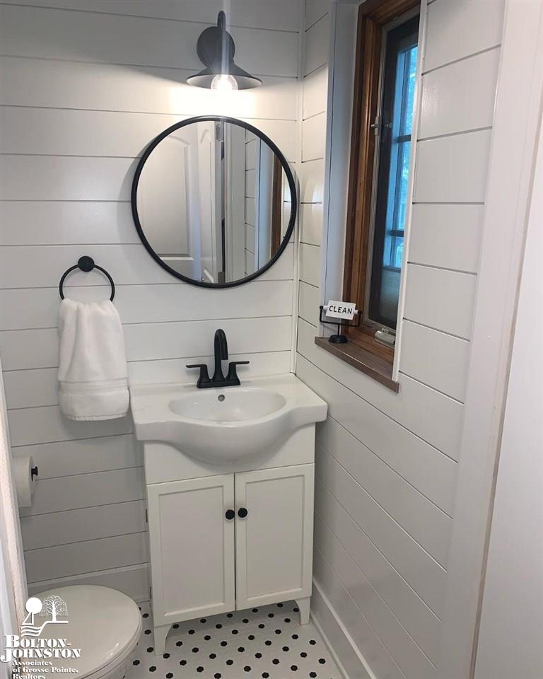 311 Merriweather Road Grosse Pointe Farms, MI 48236 - Photo 13 of 49