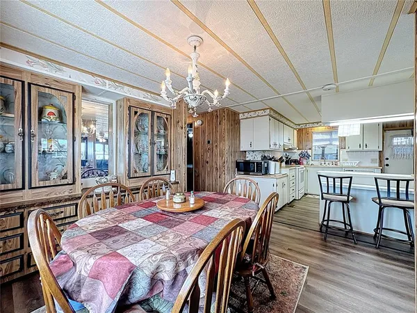 $189,900 | 1311 Mohawk Circle, Tavares, FL 32778