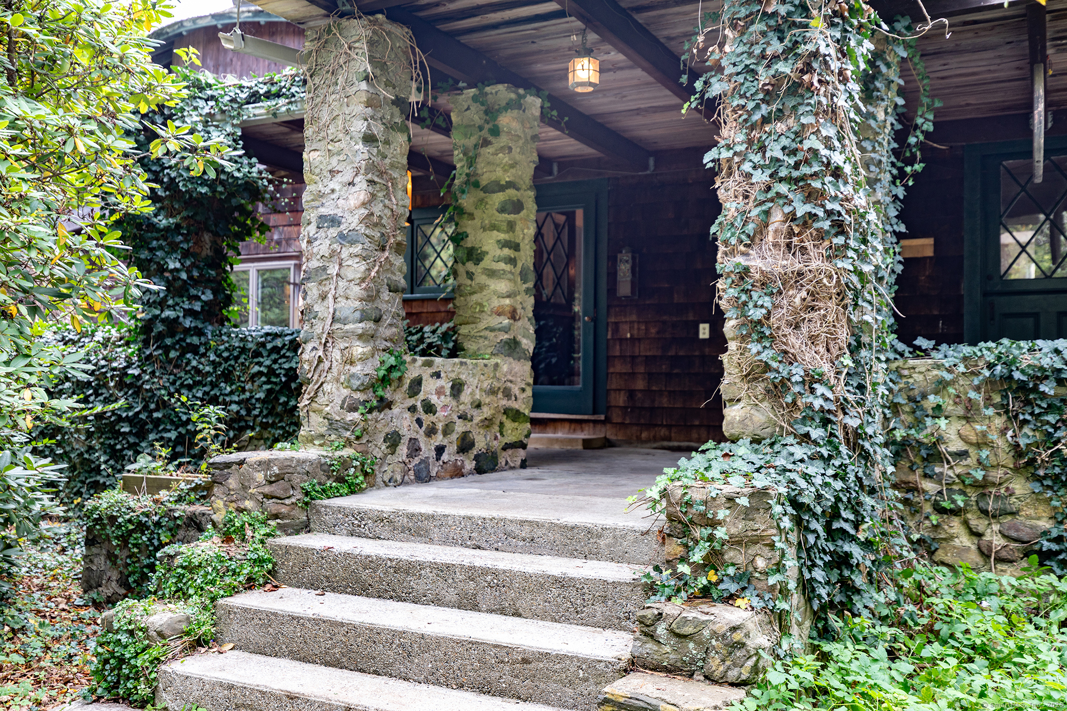 49 South Street Washington, CT 06793 - Photo 5 of 25 front view of a house