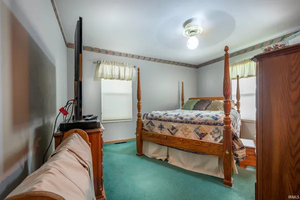 $289,000 | 207 Lincoln Highway West, New Haven, IN 46774