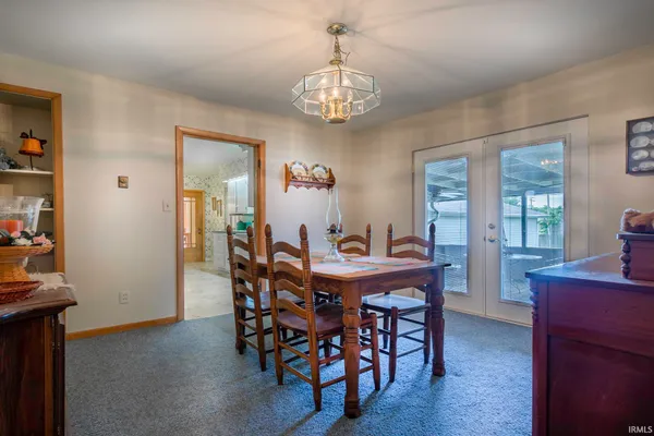 $289,000 | 207 Lincoln Highway West, New Haven, IN 46774