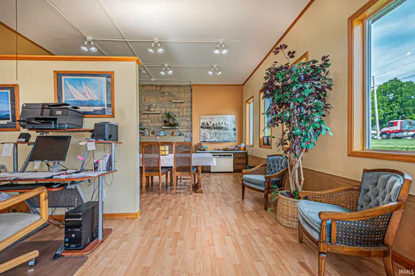 $289,000 | 207 Lincoln Highway West, New Haven, IN 46774