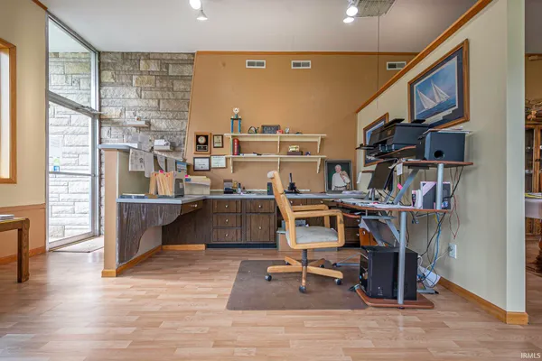 $289,000 | 207 Lincoln Highway West, New Haven, IN 46774