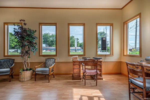 $289,000 | 207 Lincoln Highway West, New Haven, IN 46774