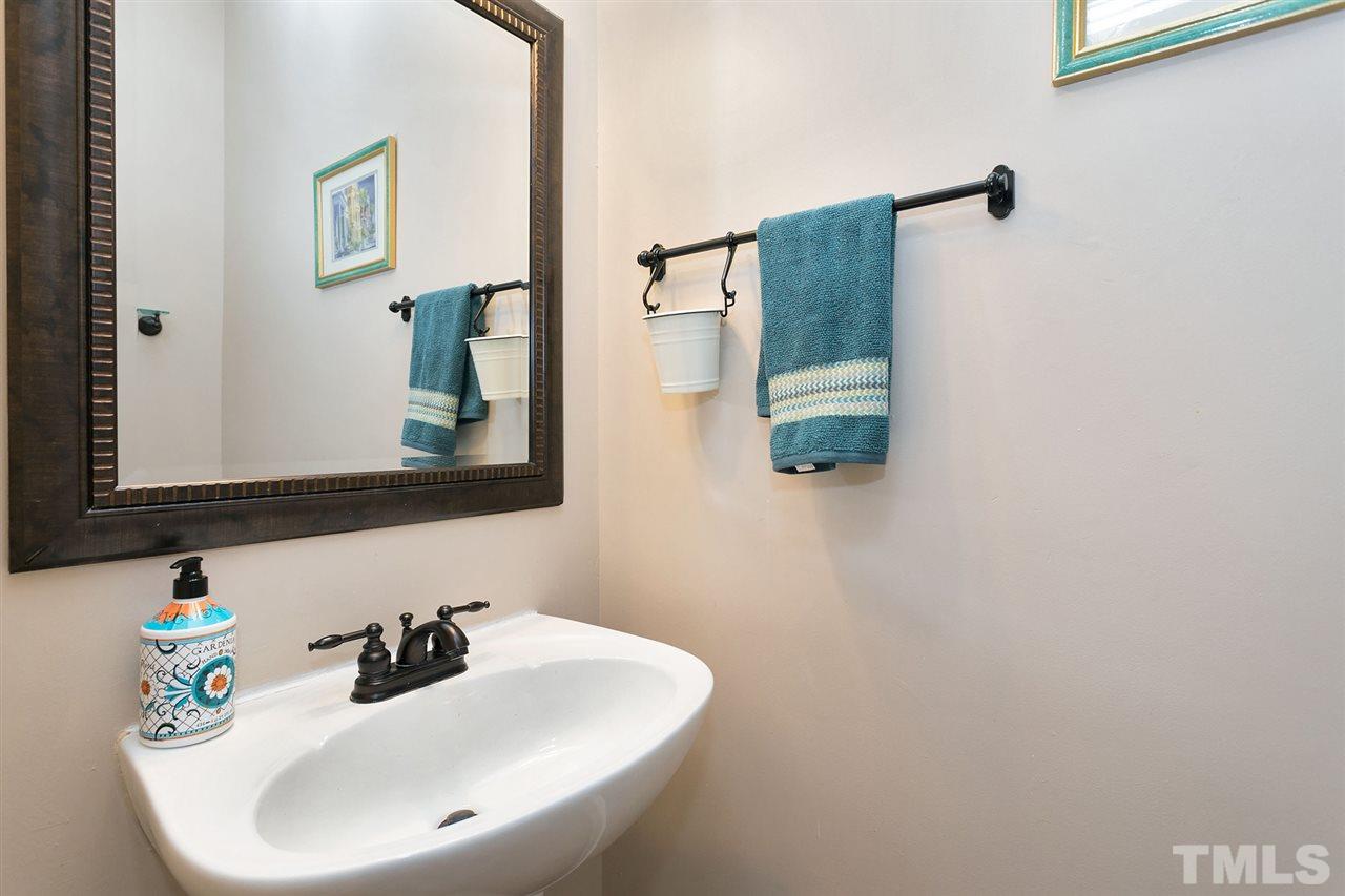115 Ripley Court Cary, NC 27513 - Photo 9 of 24 Gallery Image 9