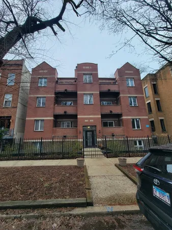 $450,000 | 2136 West Evergreen Avenue, Unit 2A, Chicago, IL 60622