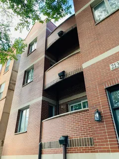 $450,000 | 2136 West Evergreen Avenue, Unit 2A, Chicago, IL 60622