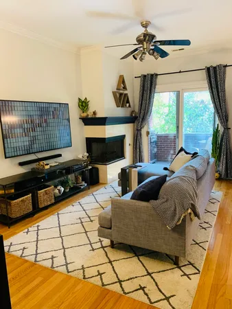 $450,000 | 2136 West Evergreen Avenue, Unit 2A, Chicago, IL 60622