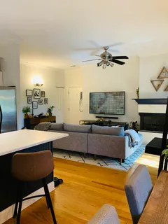 $450,000 | 2136 West Evergreen Avenue, Unit 2A, Chicago, IL 60622