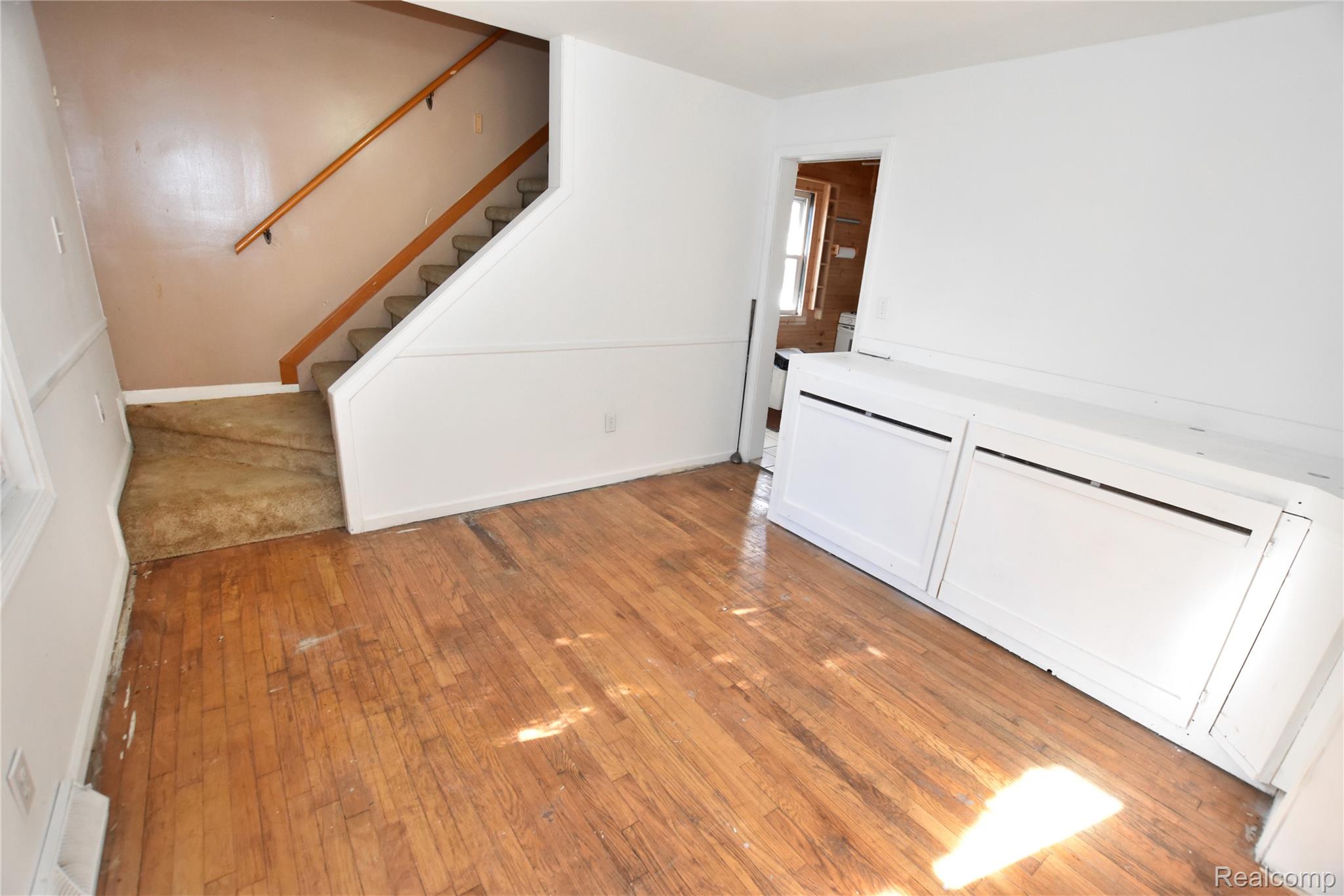 8107 East Bristol Road Davison, MI 48423 - Photo 14 of 19 Stairs.jpg