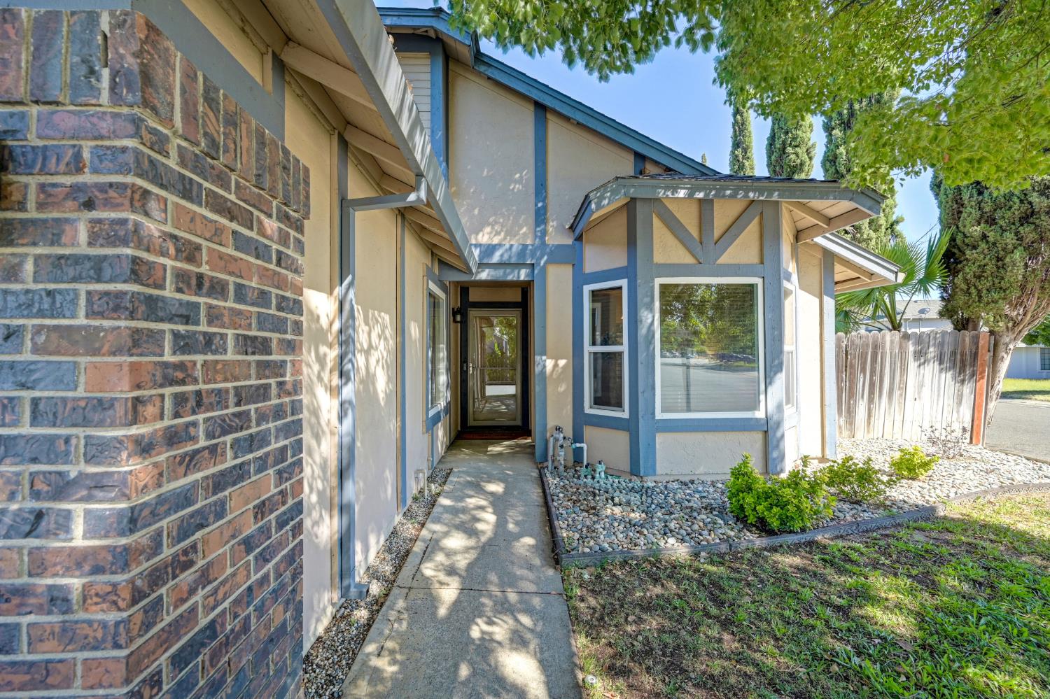 8277 Prior Way Antelope, CA 95843 - Photo 2 of 36