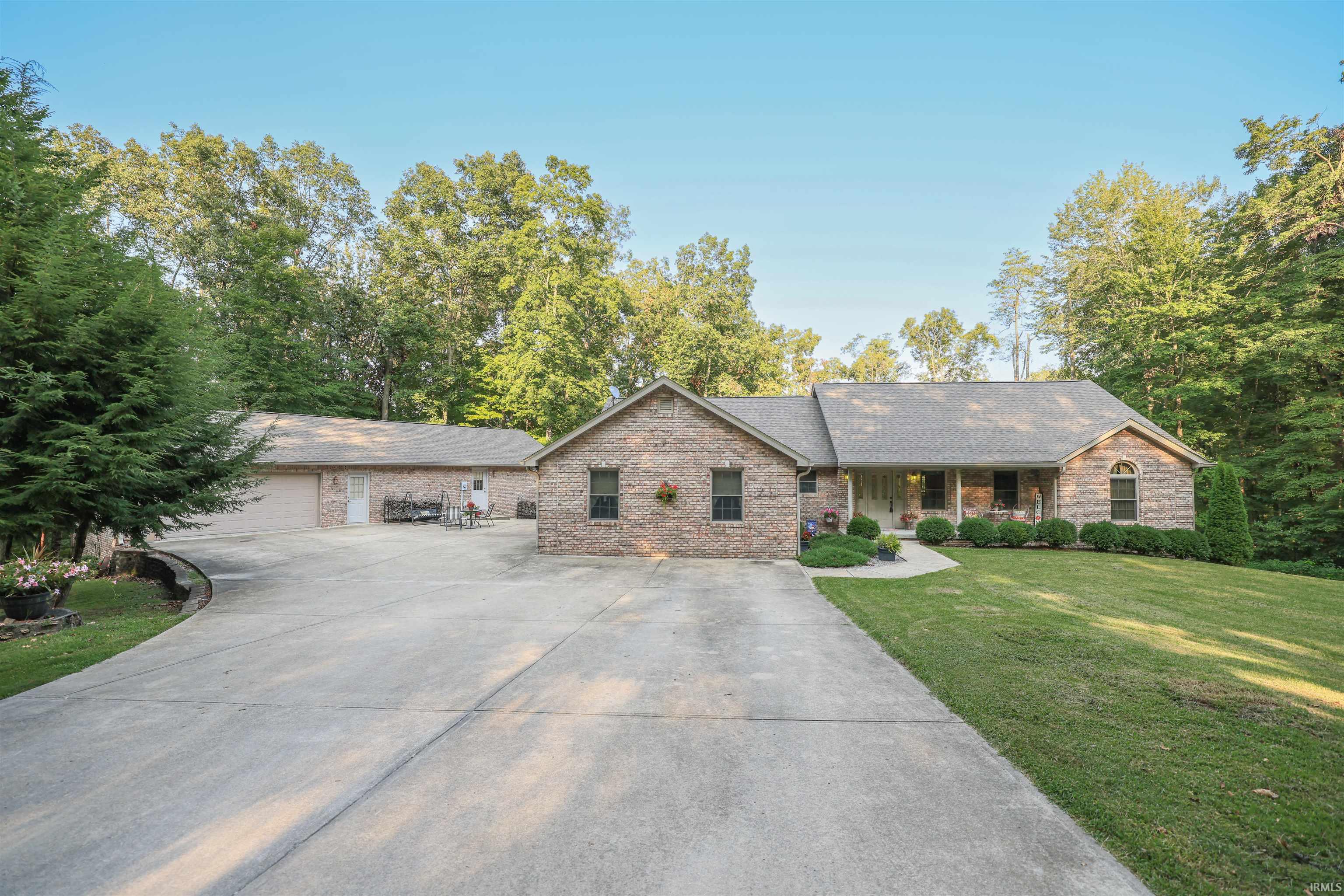 744 Chapman Road Spencer, IN 47460 - Photo 2 of 36 Gallery Image 2