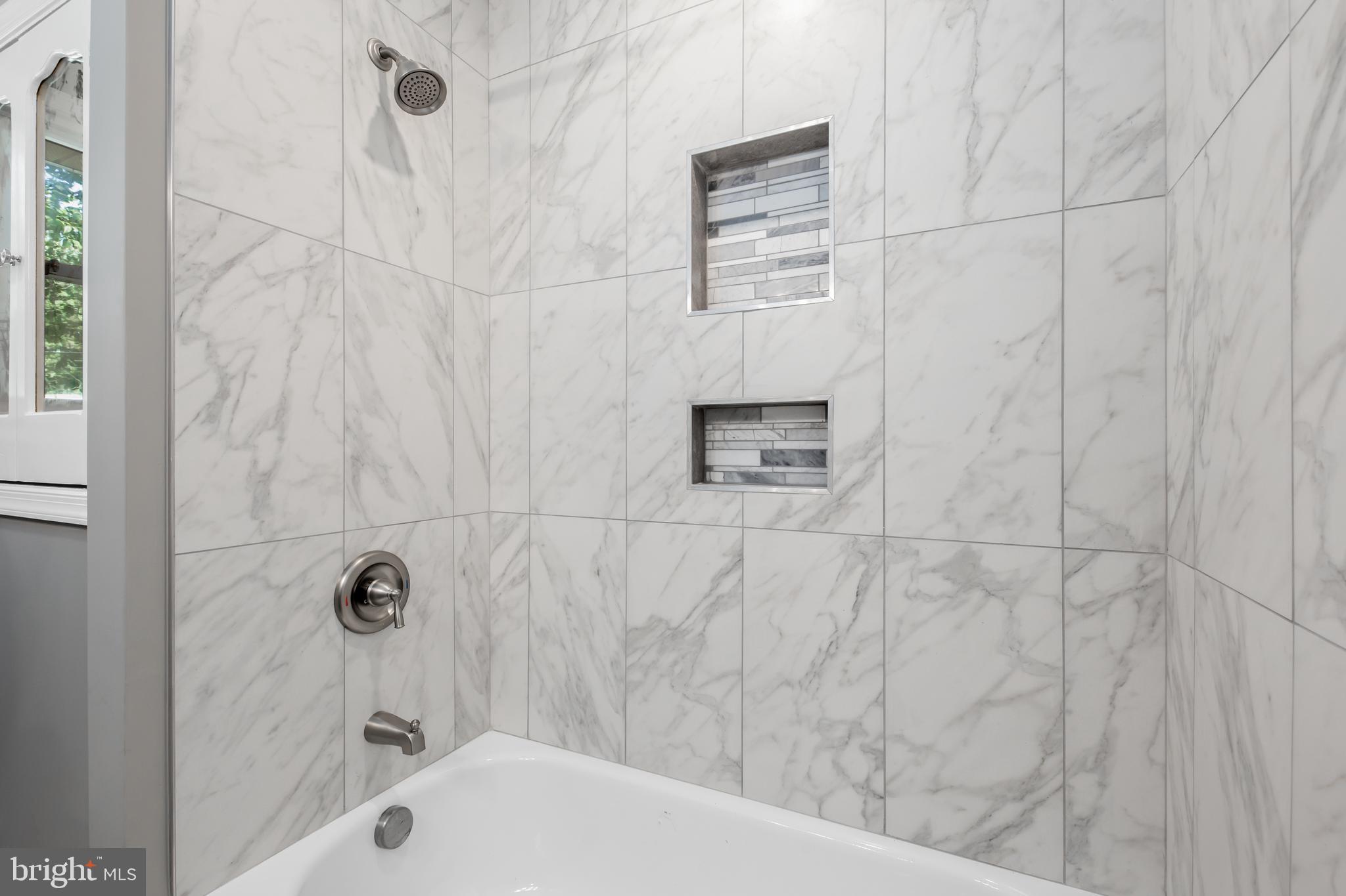 4485 Robin Road Newfield, NJ 08344 - Photo 18 of 22 Tile Tub