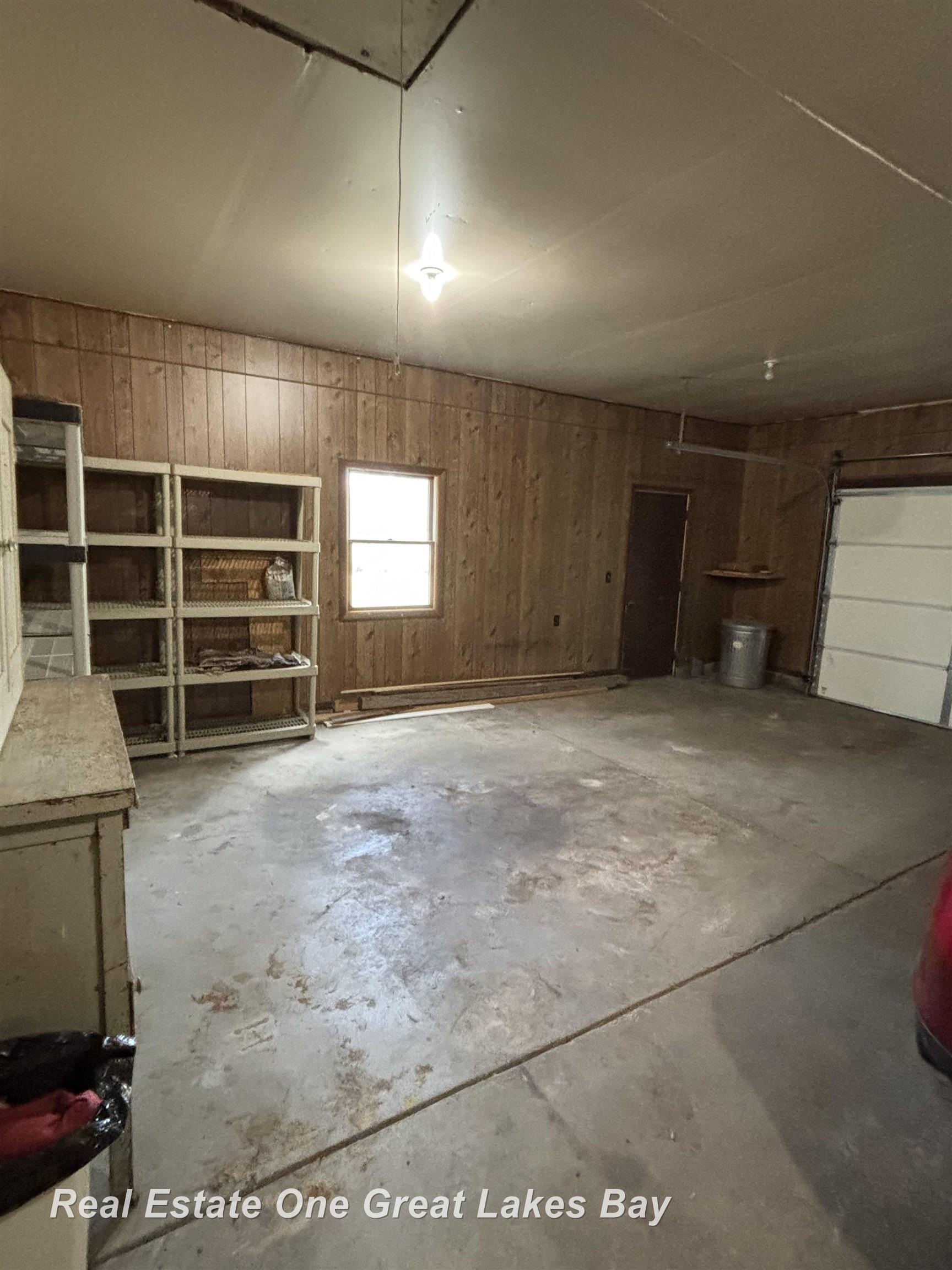2002 Cass Avenue Road Bay City, MI 48708 - Photo 8 of 31 50185201-33edc654-dbab-4b0f-bb13-8947ea5c14bf.JPG