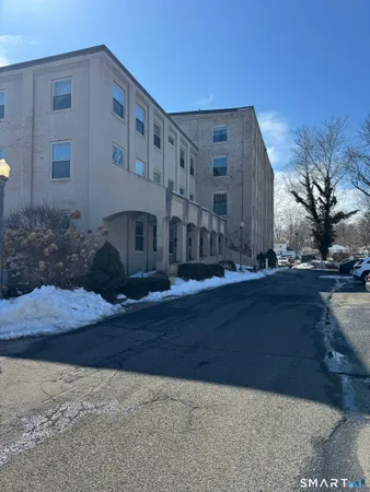 $2,100 | 146 High Street, Unit 310, Milford, CT 06460