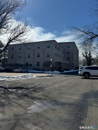 $2,100 | 146 High Street, Unit 310, Milford, CT 06460