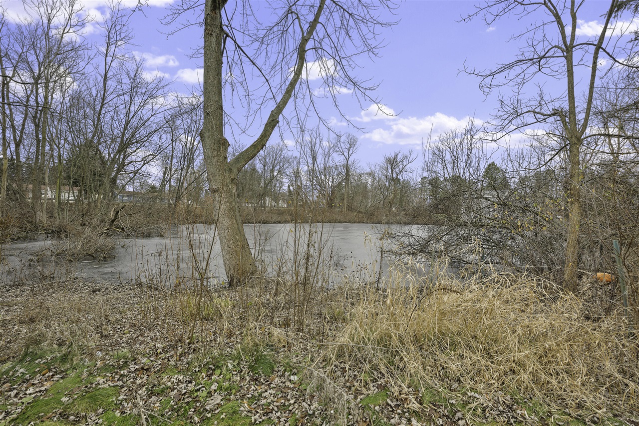 2245 South Commerce Road Walled Lake, MI 48390 - Photo 5 of 24
