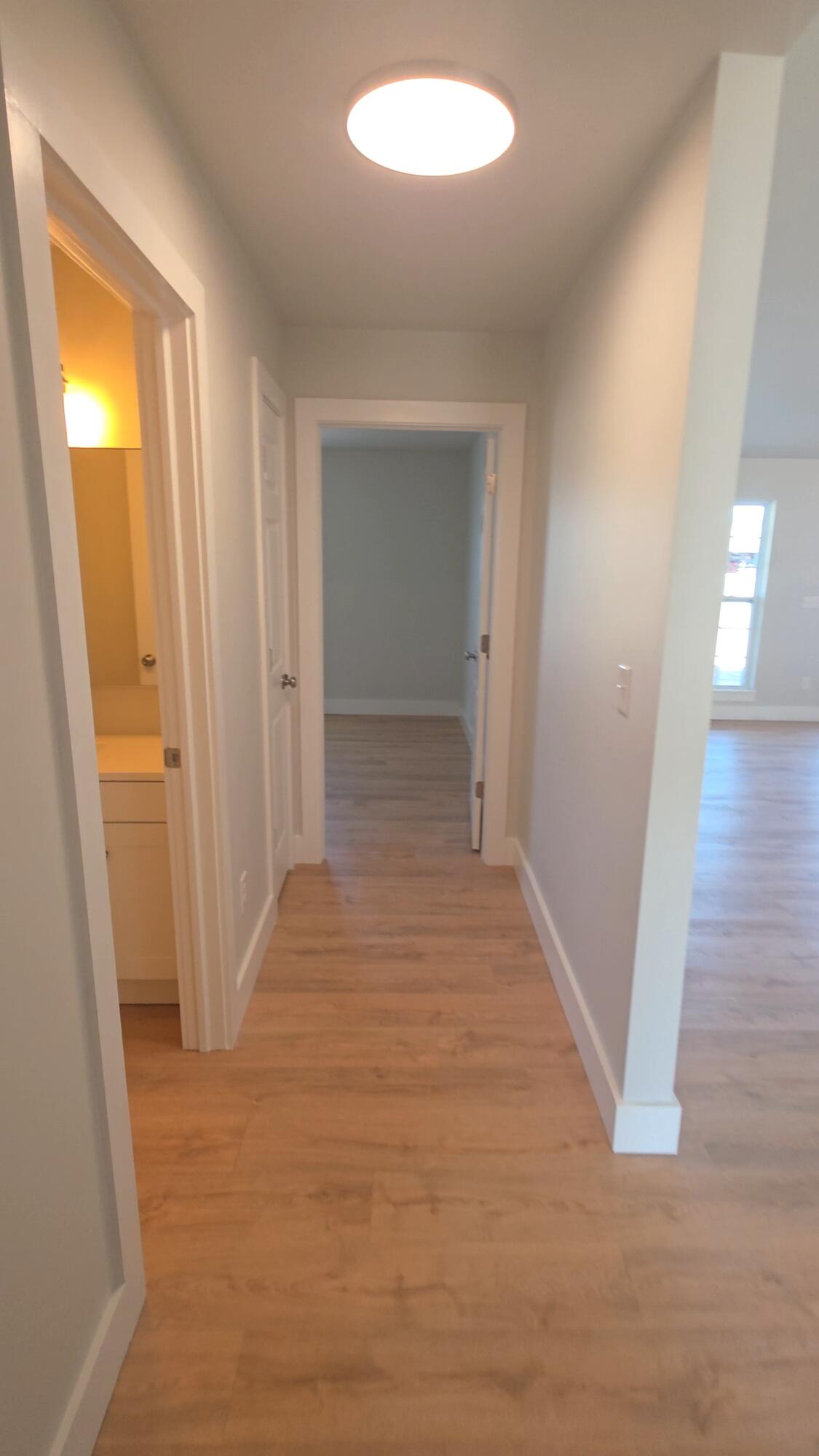 2975 East Valley Road Adrian, MI 49221 - Photo 13 of 28 Hallway 2