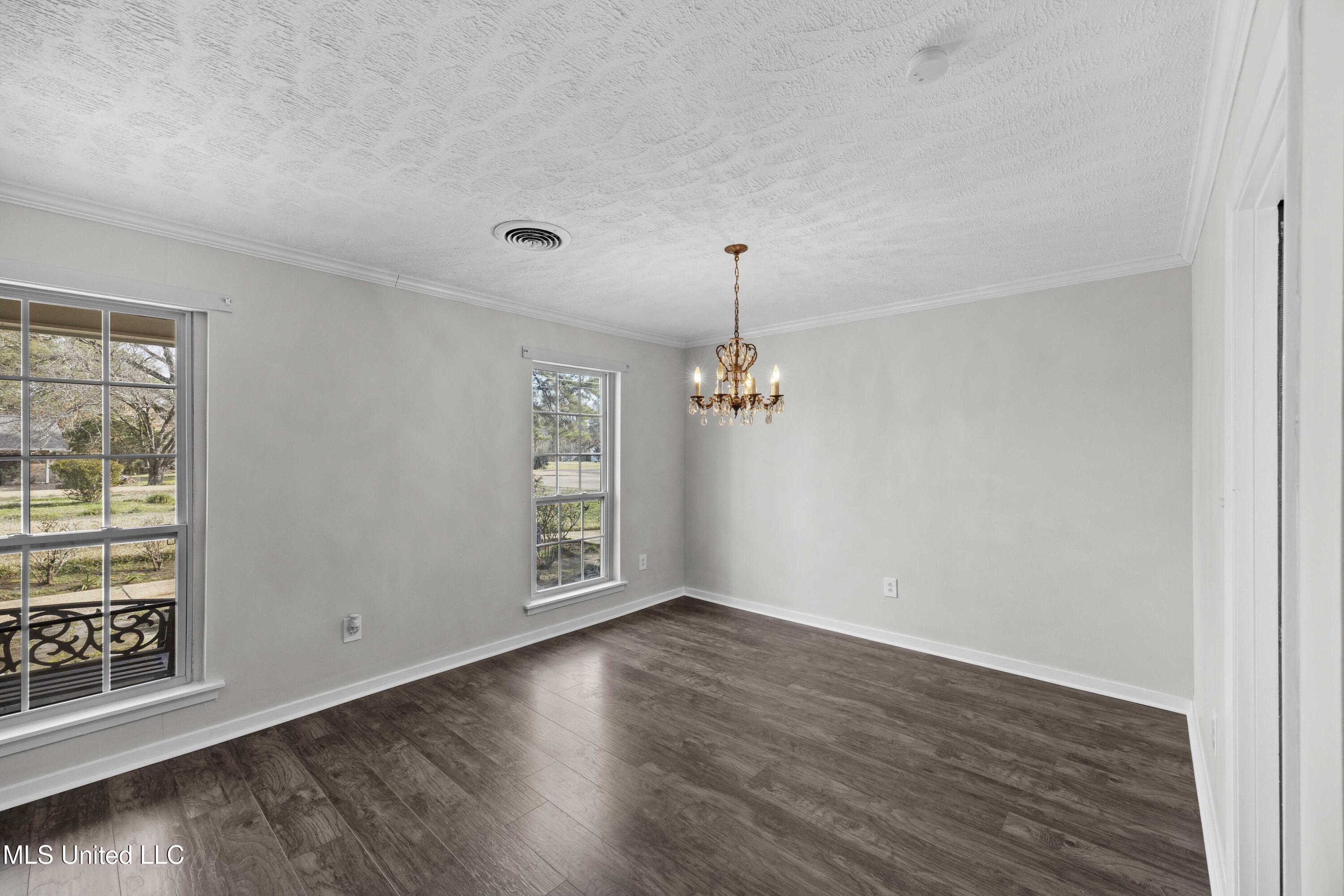 5039 Forest Hill Road Byram, MS 39272 - Photo 12 of 38 EOSR1857