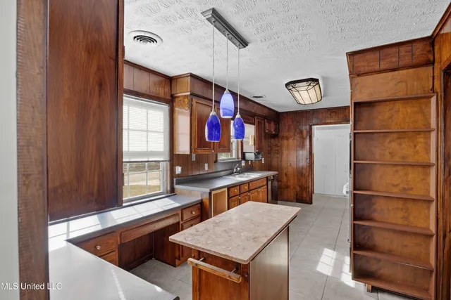 $250,000 | 5039 Forest Hill Road, Byram, MS 39272