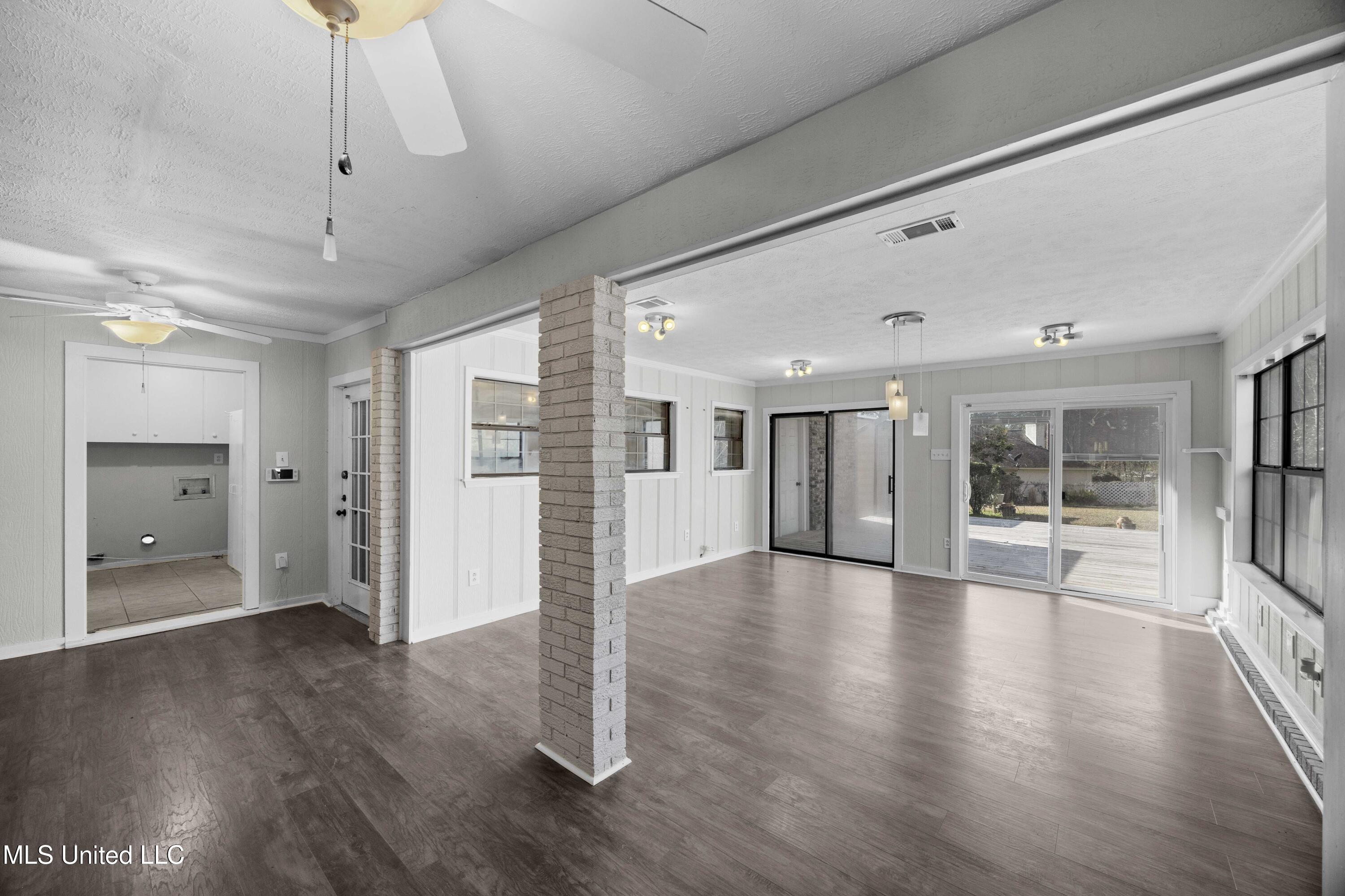 5039 Forest Hill Road Byram, MS 39272 - Photo 18 of 38 EOSR1892