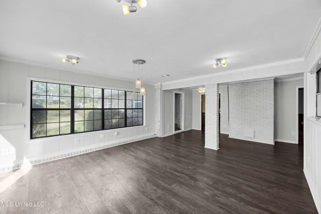 $250,000 | 5039 Forest Hill Road, Byram, MS 39272