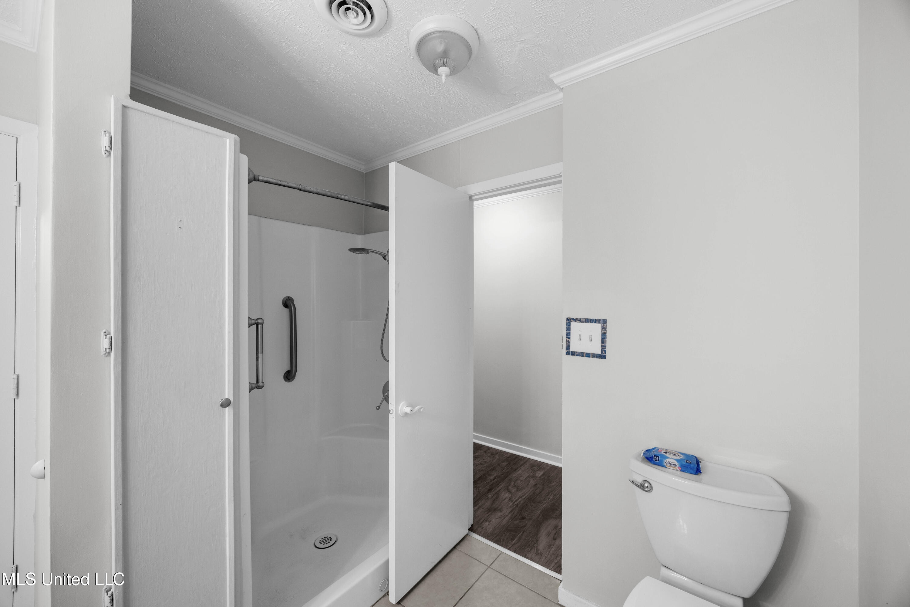 5039 Forest Hill Road Byram, MS 39272 - Photo 29 of 38 EOSR1947