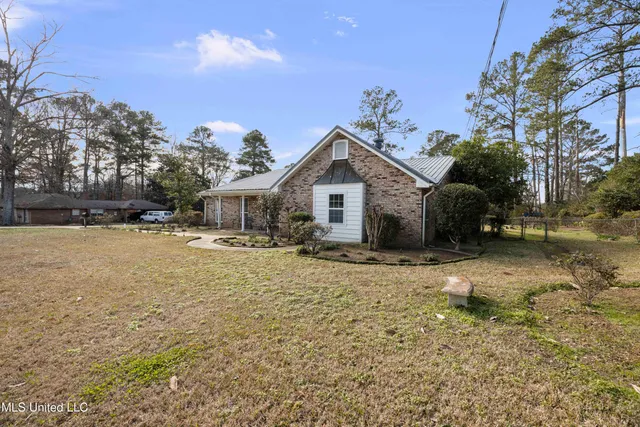 $250,000 | 5039 Forest Hill Road, Byram, MS 39272