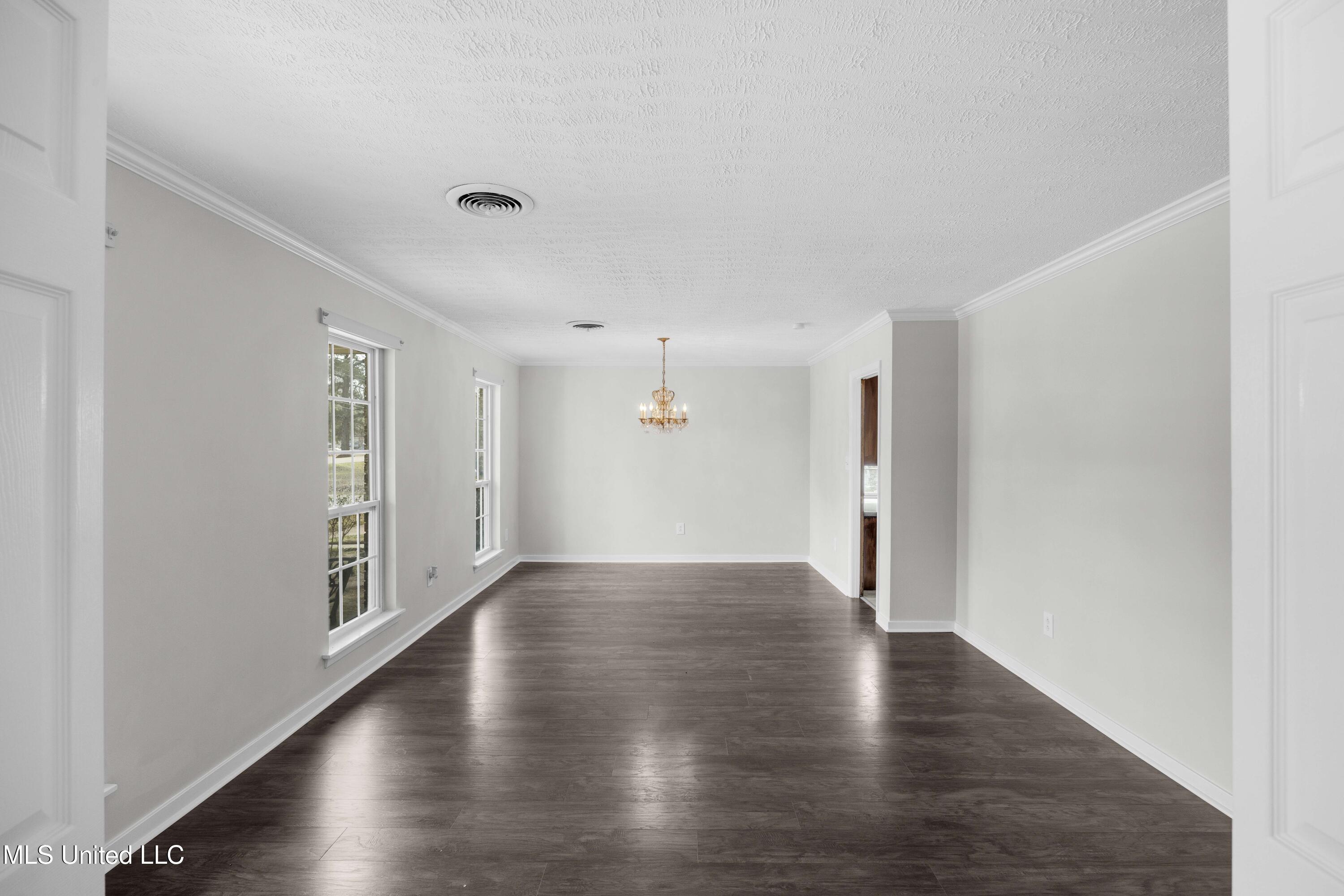 5039 Forest Hill Road Byram, MS 39272 - Photo 9 of 38 EOSR1832