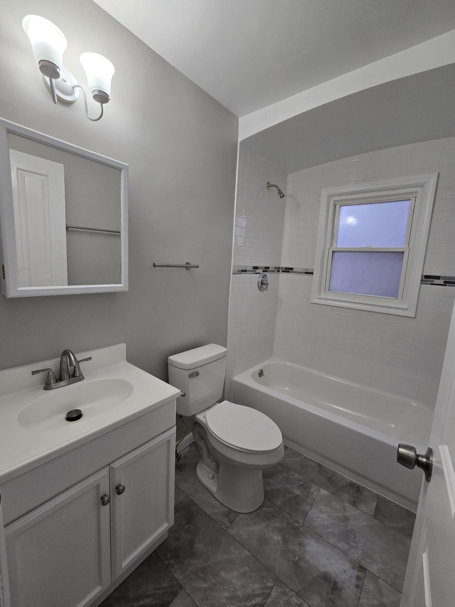 323 Amherst Street Inkster, MI 48141 - Photo 11 of 26 Bath1