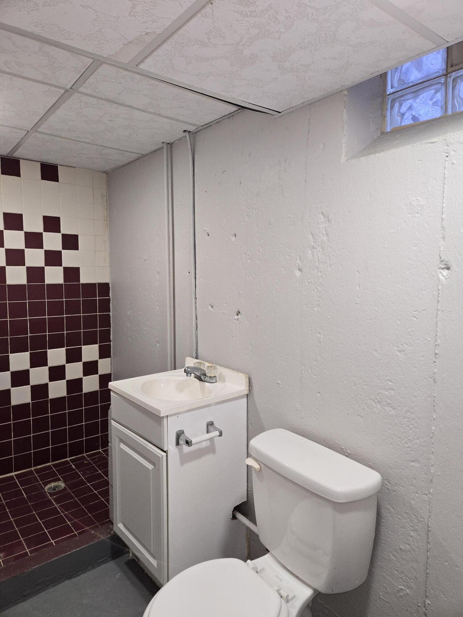 323 Amherst Street Inkster, MI 48141 - Photo 22 of 26 Half Bath