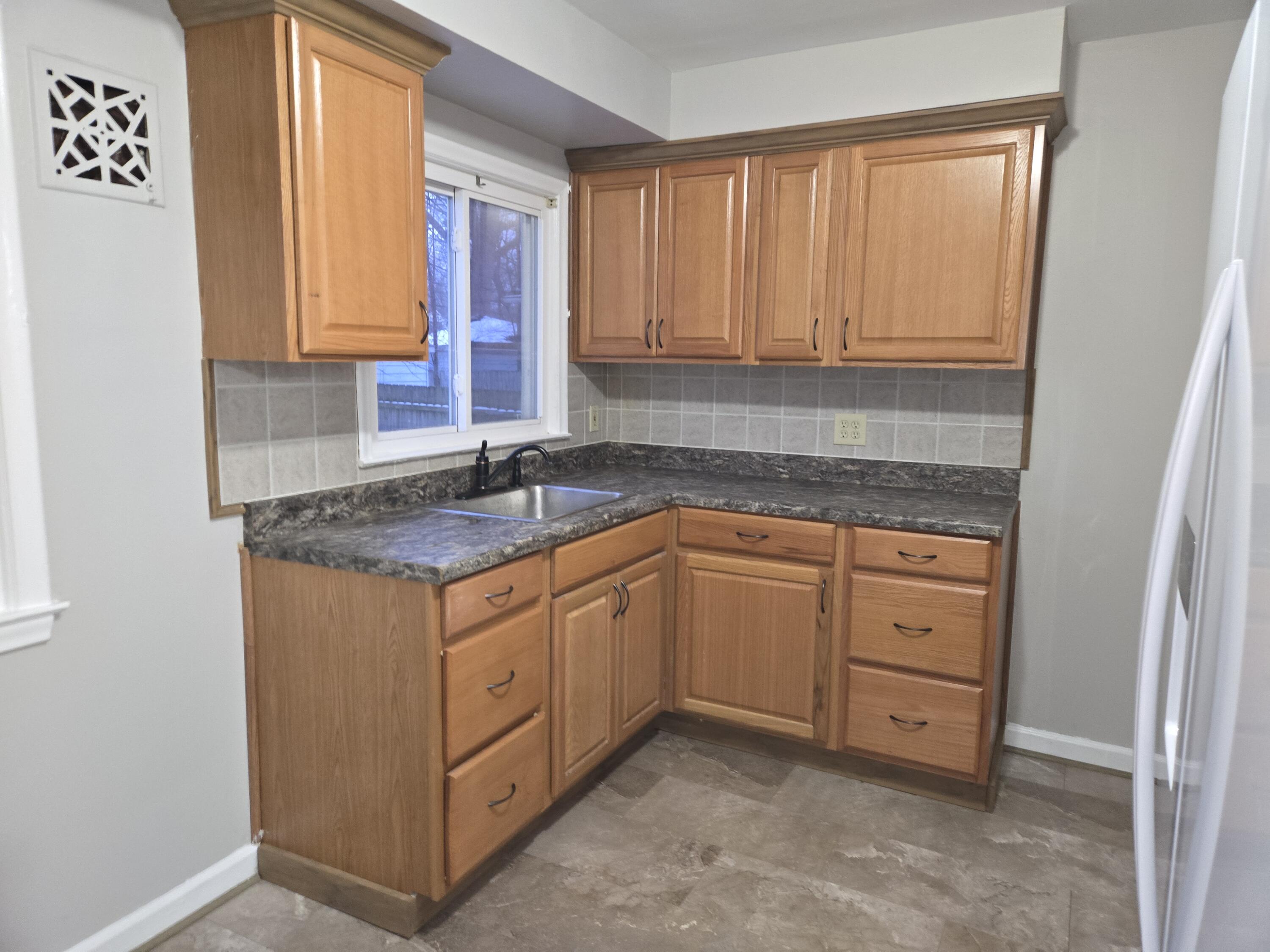 323 Amherst Street Inkster, MI 48141 - Photo 7 of 26 Kitchen 1 west