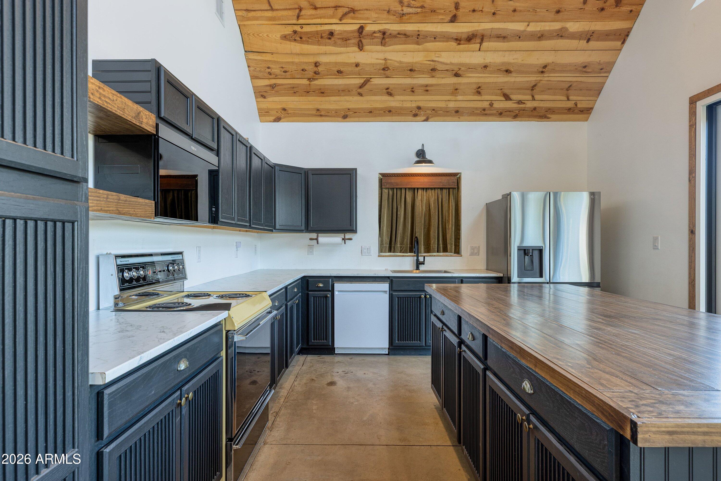 124 County Road Show Low, AZ 85901 - Photo 6 of 37 124 County Road N3077