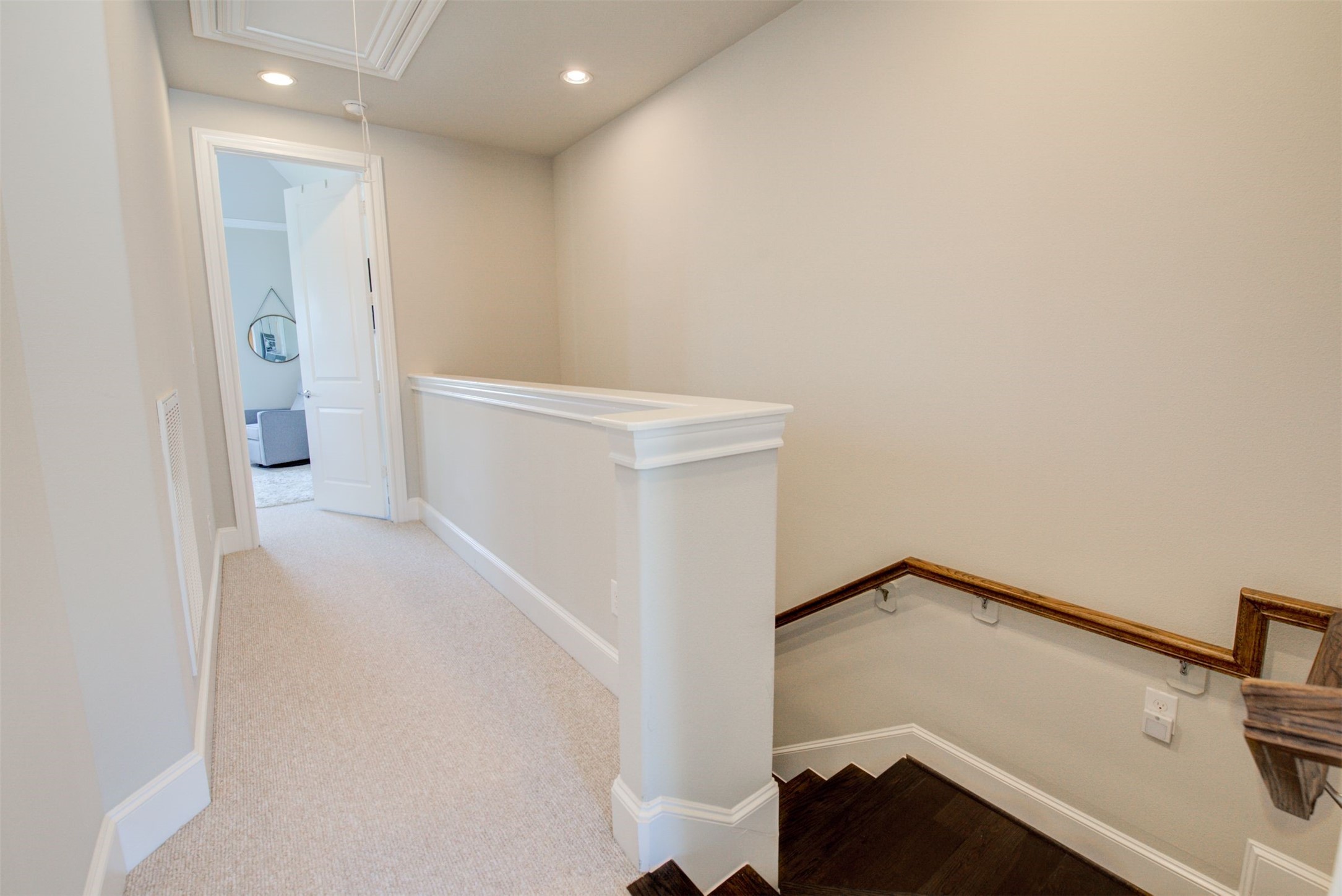 9664 Knight Road Houston, TX 77045 - Photo 14 of 33 a view of an empty room