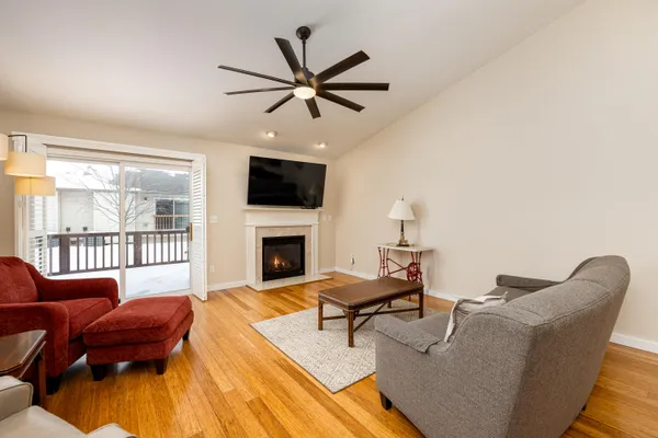 $289,900 | 1877 North Kenwyck Drive, Ypsilanti, MI 48198