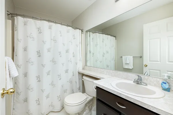 $289,900 | 1877 North Kenwyck Drive, Ypsilanti, MI 48198