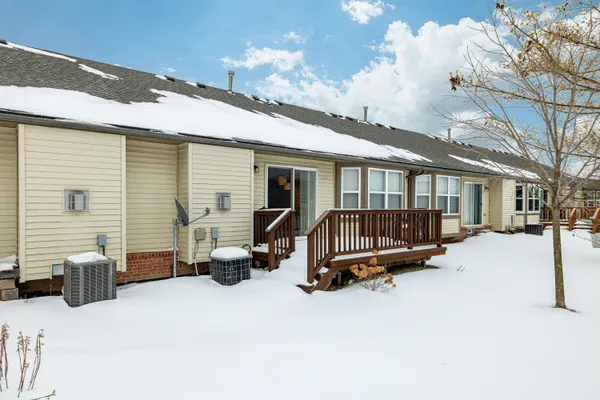 $289,900 | 1877 North Kenwyck Drive, Ypsilanti, MI 48198