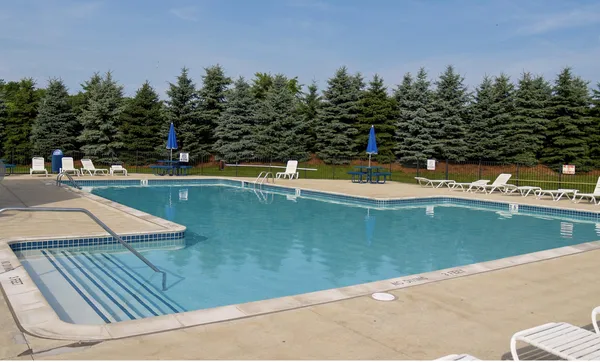 $289,900 | 1877 North Kenwyck Drive, Ypsilanti, MI 48198