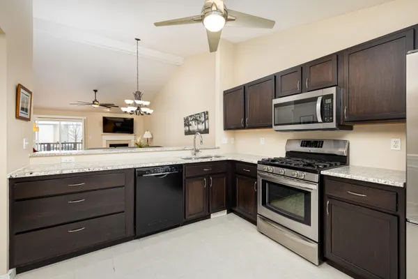 $289,900 | 1877 North Kenwyck Drive, Ypsilanti, MI 48198