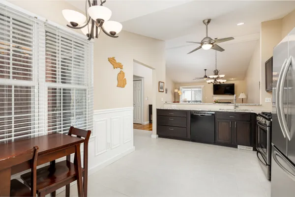 $289,900 | 1877 North Kenwyck Drive, Ypsilanti, MI 48198