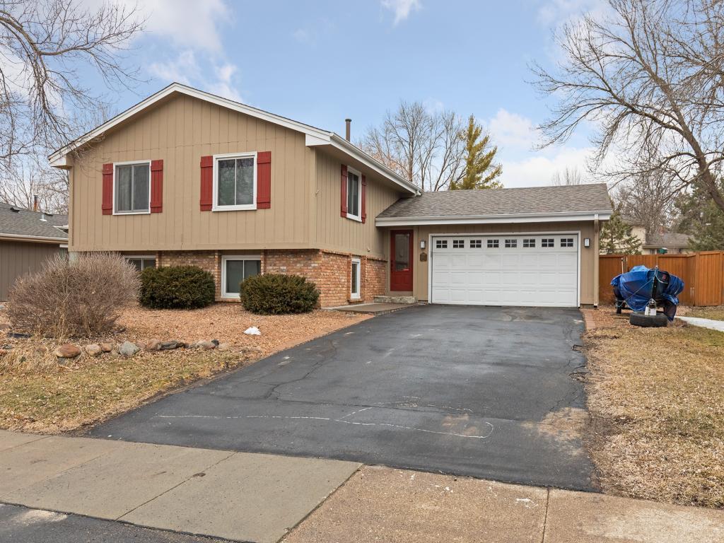 9973 Dakota Road Bloomington, MN 55438 - Photo 2 of 18