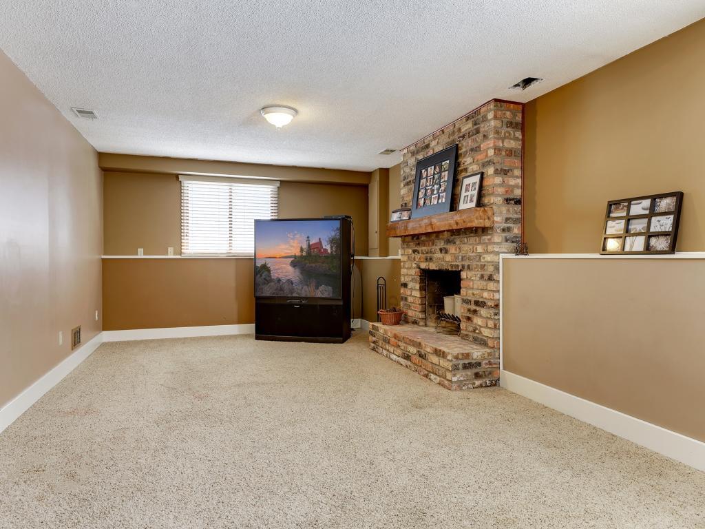 9973 Dakota Road Bloomington, MN 55438 - Photo 15 of 18