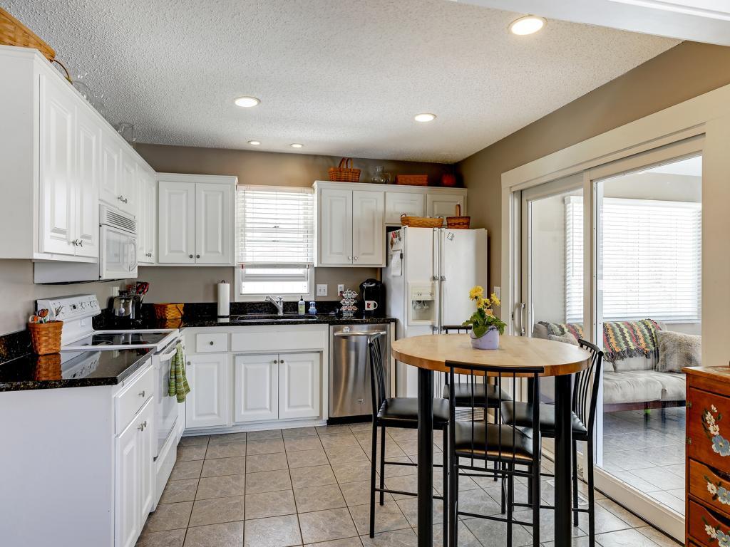 9973 Dakota Road Bloomington, MN 55438 - Photo 6 of 18