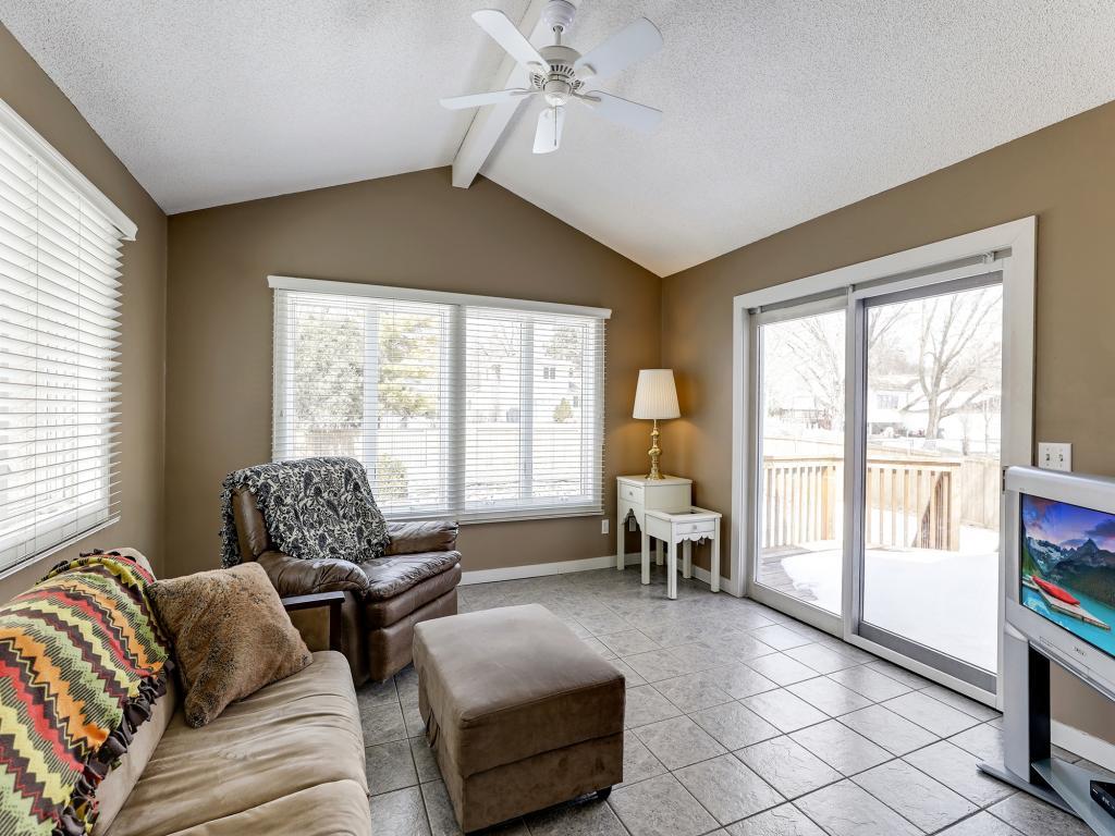 9973 Dakota Road Bloomington, MN 55438 - Photo 7 of 18