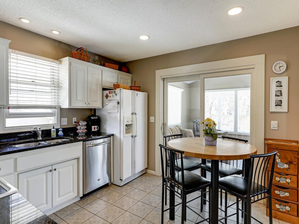 9973 Dakota Road Bloomington, MN 55438 - Photo 9 of 18