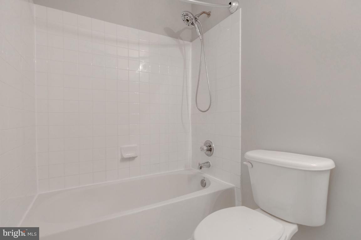 25286 McIntyre Square Chantilly, VA 20152 - Photo 31 of 35