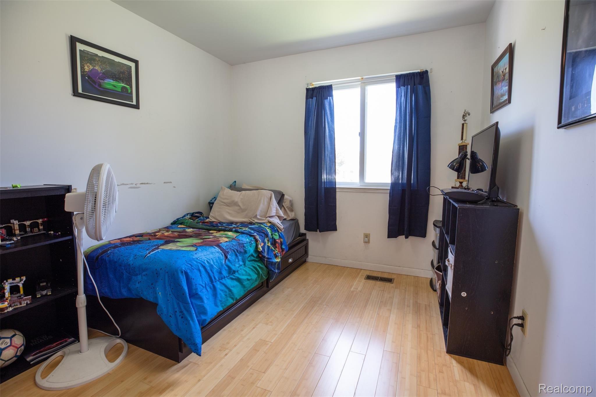 6245 Calkins Road Flint, MI 48532 - Photo 14 of 24 BPF_8415.jpg