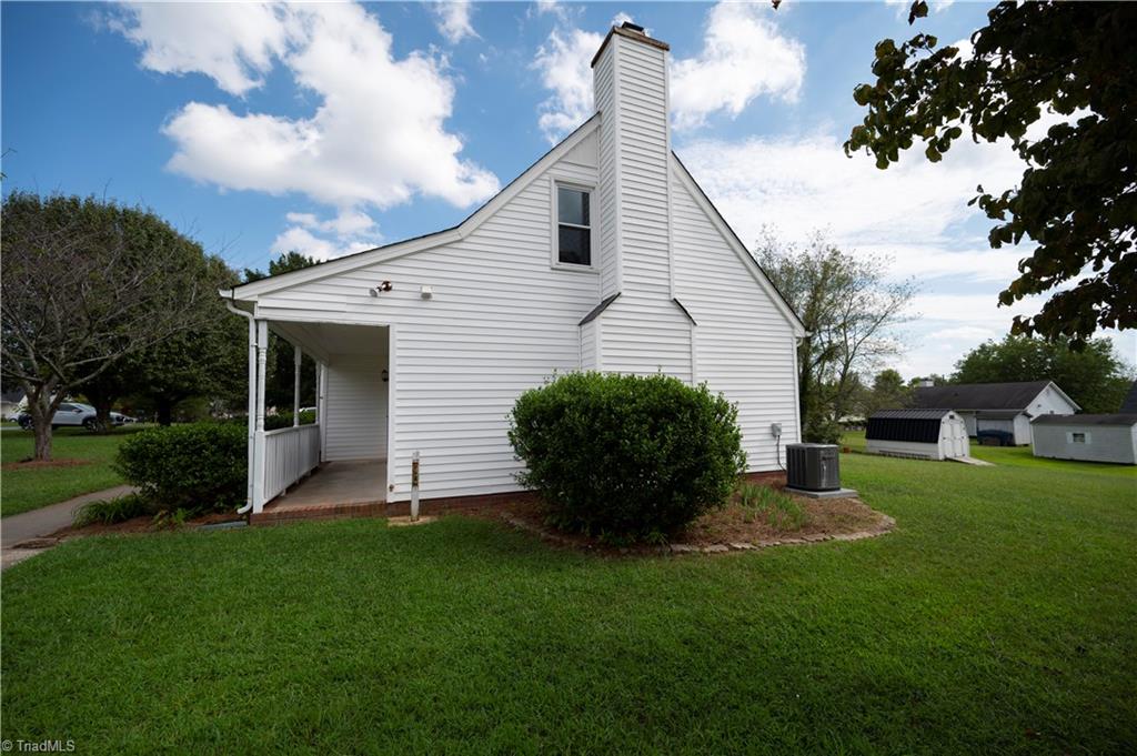 1644 Quillmark Road Winston-Salem, NC 27127 - Photo 3 of 24