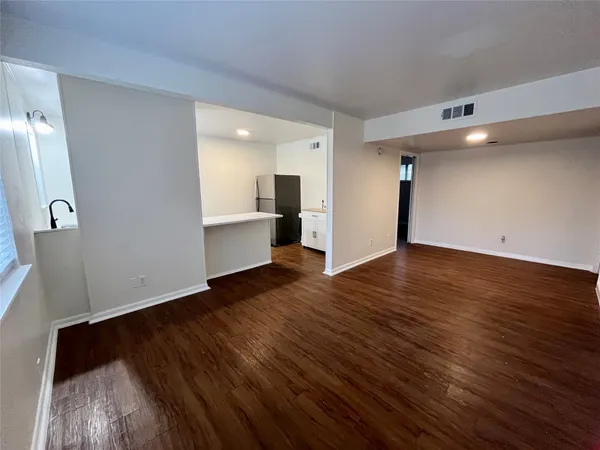 $1,500 | 3304 Red River Street, Unit 101, Austin, TX 78705