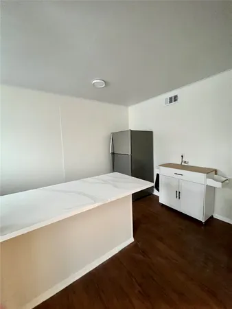 $1,500 | 3304 Red River Street, Unit 101, Austin, TX 78705